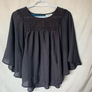 Taylor & Sage Top ⭐️